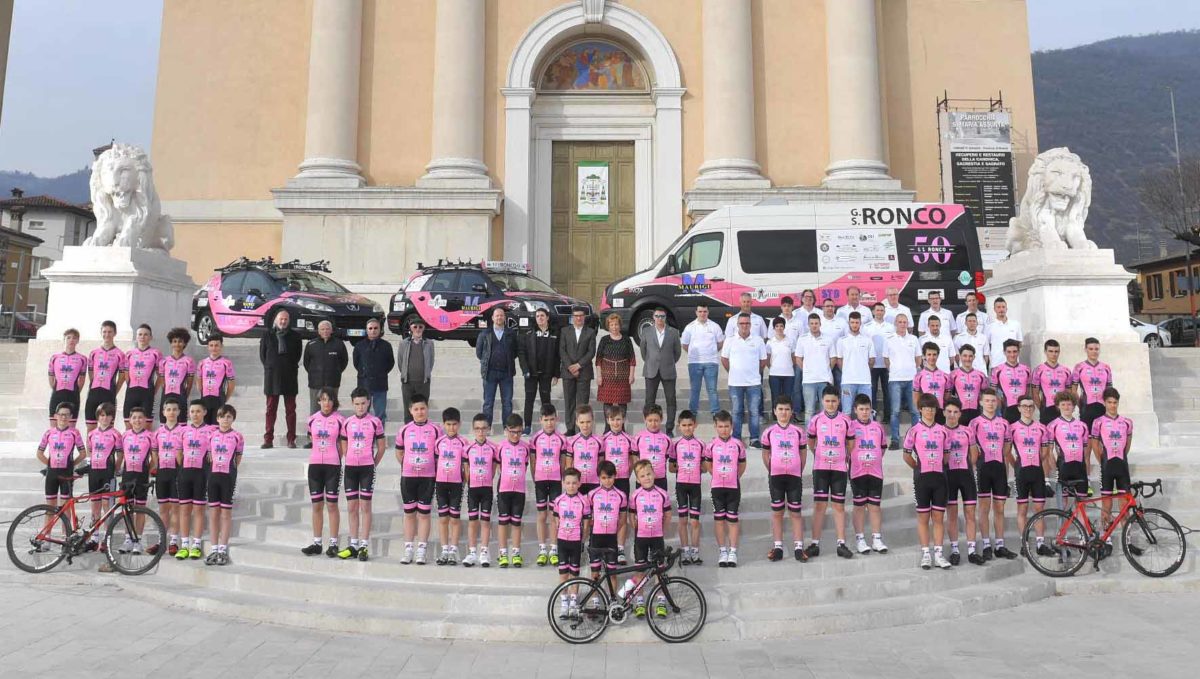 Il gruppo completo del Gs Ronco Maurigi 2019 (foto Rodella)