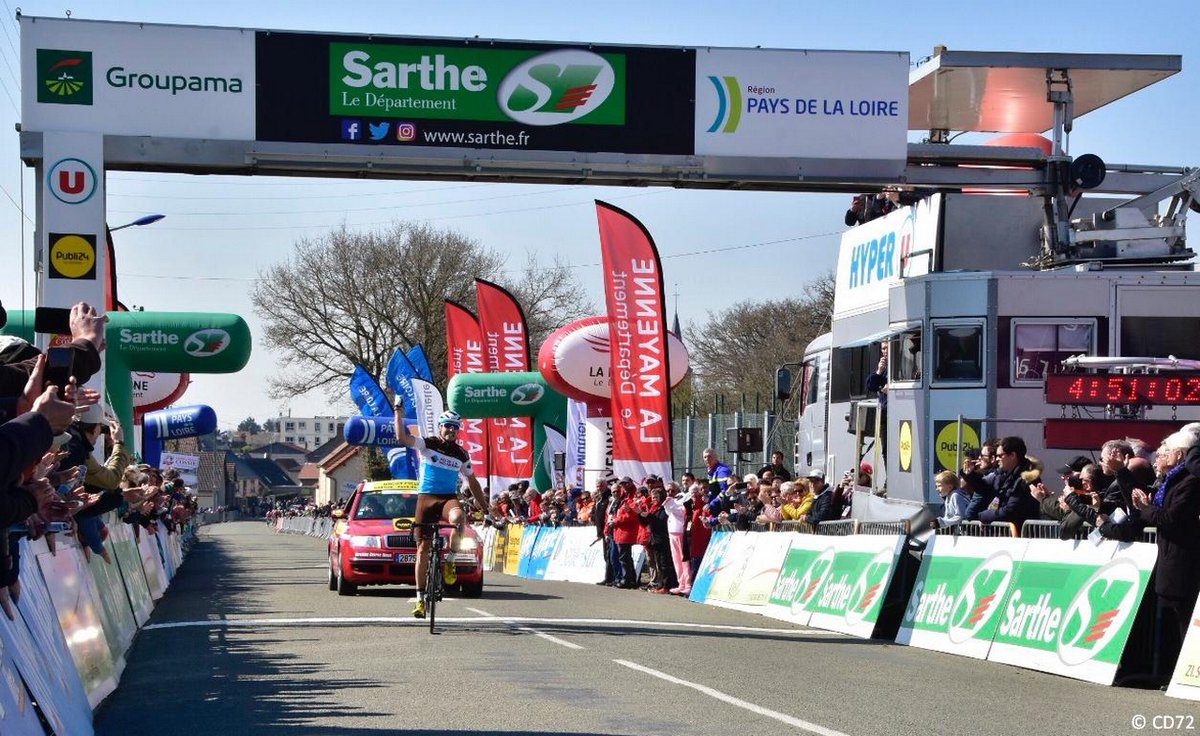 Alexis Gougeard vince solitario la terza tappa del Circuit Sarthe (foto Circuit Sarthe / Twitter)