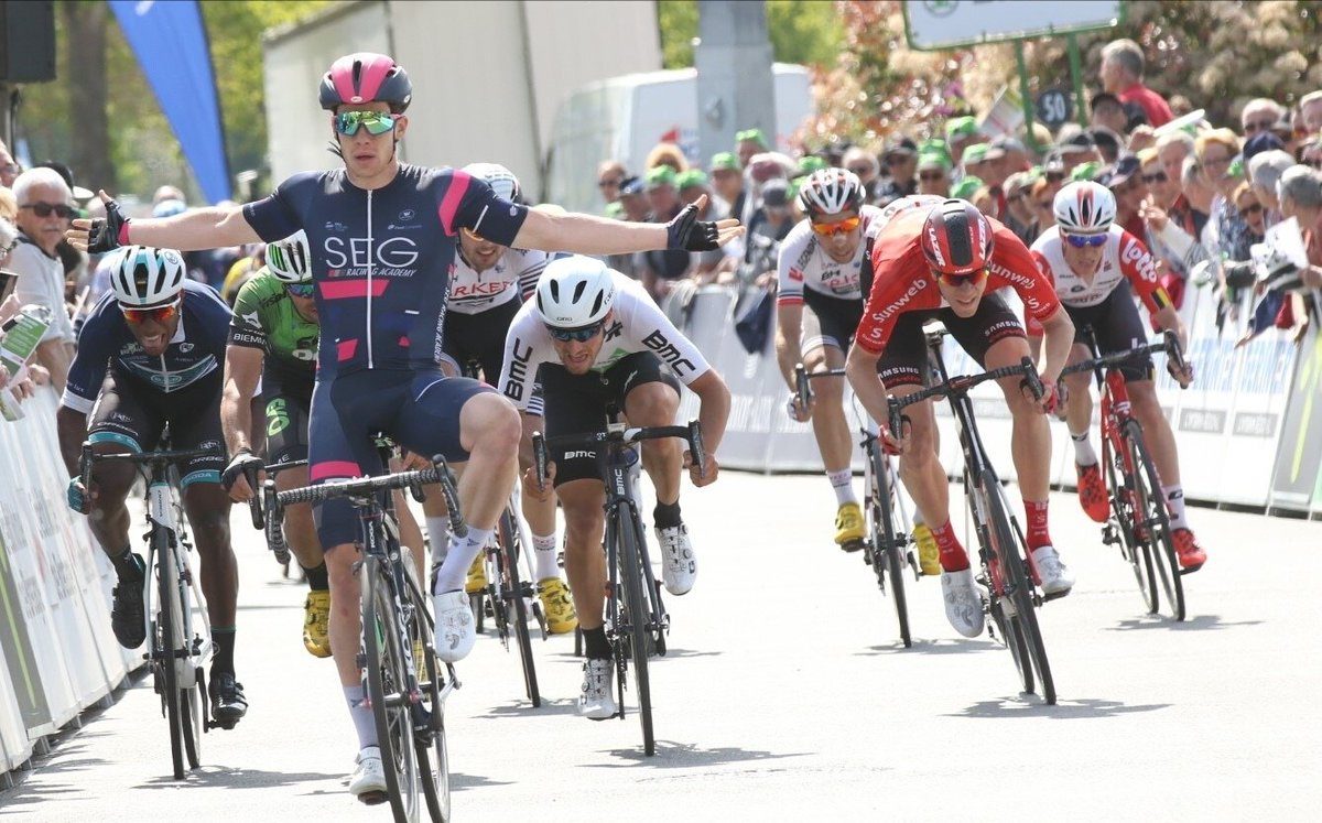 Alberto Dainese vince la sesta tappa del Tour de Bretagne