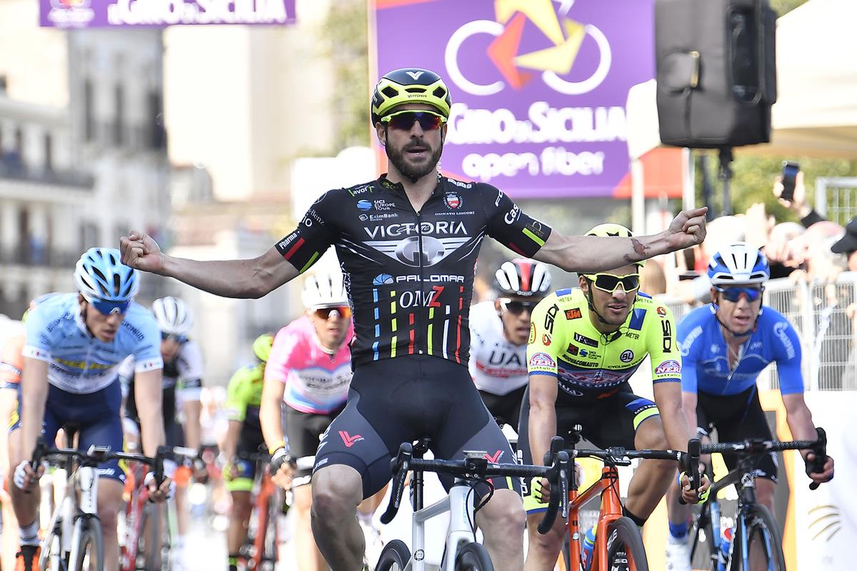Riccardo Stacchiotti vince la prima tappa del Giro di Sicilia 2019 (foto LaPresse)