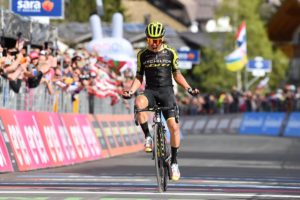 Esteban Chaves vince la 19esima tappa del Giro d'Italia 2019 (foto LaPresse)