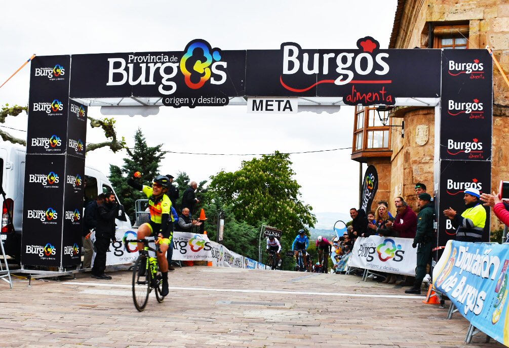 Soraya Paladin vince la seconda tappa della Vuelta a Burgos Feminas (foto Vuelta a Burgos / Daniel Peña Puente - Ordóñez Fotografía - Íñigo Alonso Pereda)