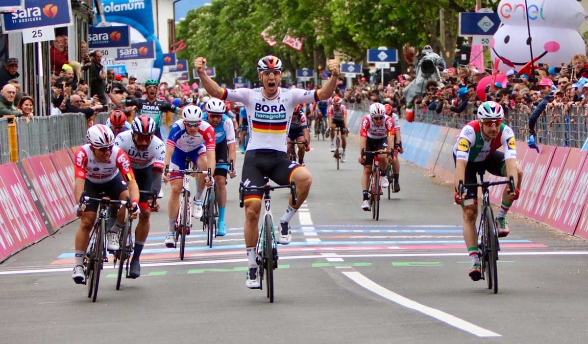 Pascal Ackermann vince la seconda tappa del Giro d'Italia 2019 (foto Photobicicailotto)