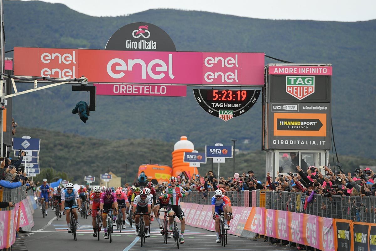 L'arrivo della terza tappa del Giro d'Italia 2019 (foto LaPresse)
