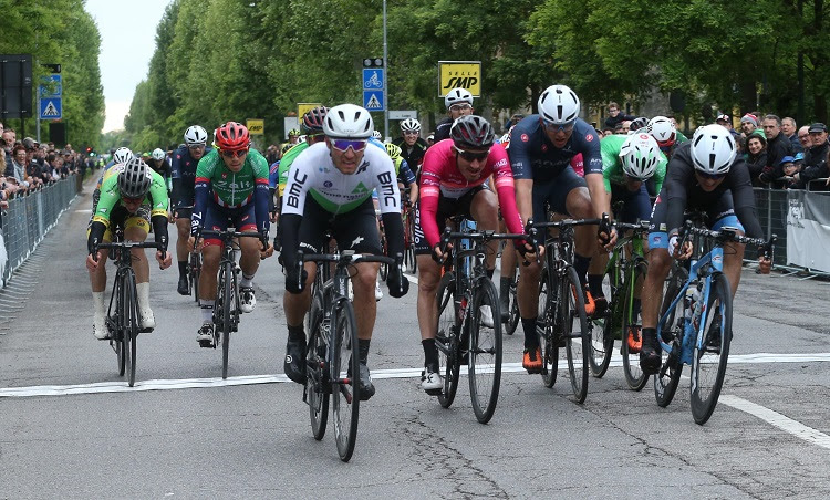 Luca Mozzato vince il Circuito del Porto 2019 (foto Soncini)