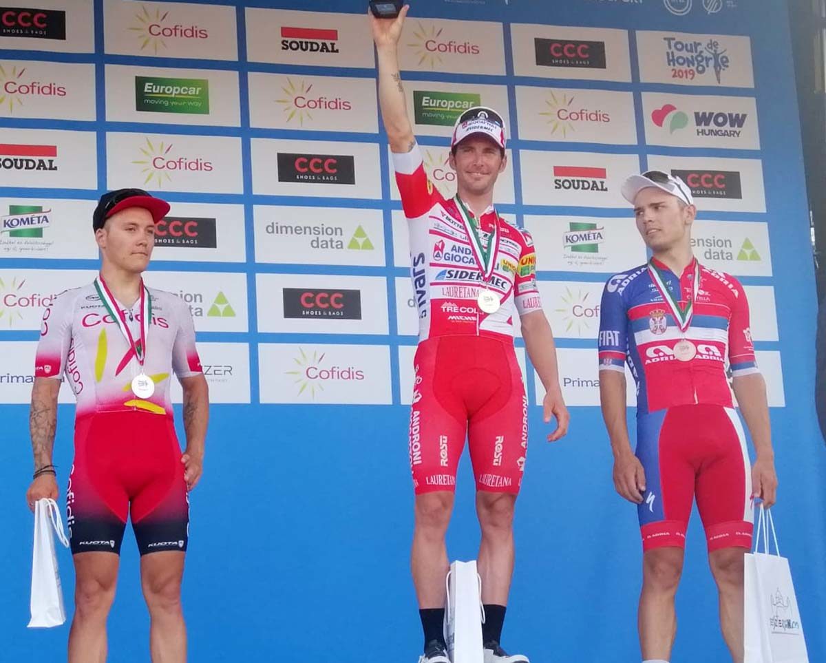 Il podio della prima tappa del Giro d'Ungheria vinta da Manuel Belletti