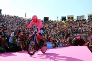 L'ecuadoriano Richard Carapaz vincitore del Giro d'Italia 2019 (foto Photobicicailotto)