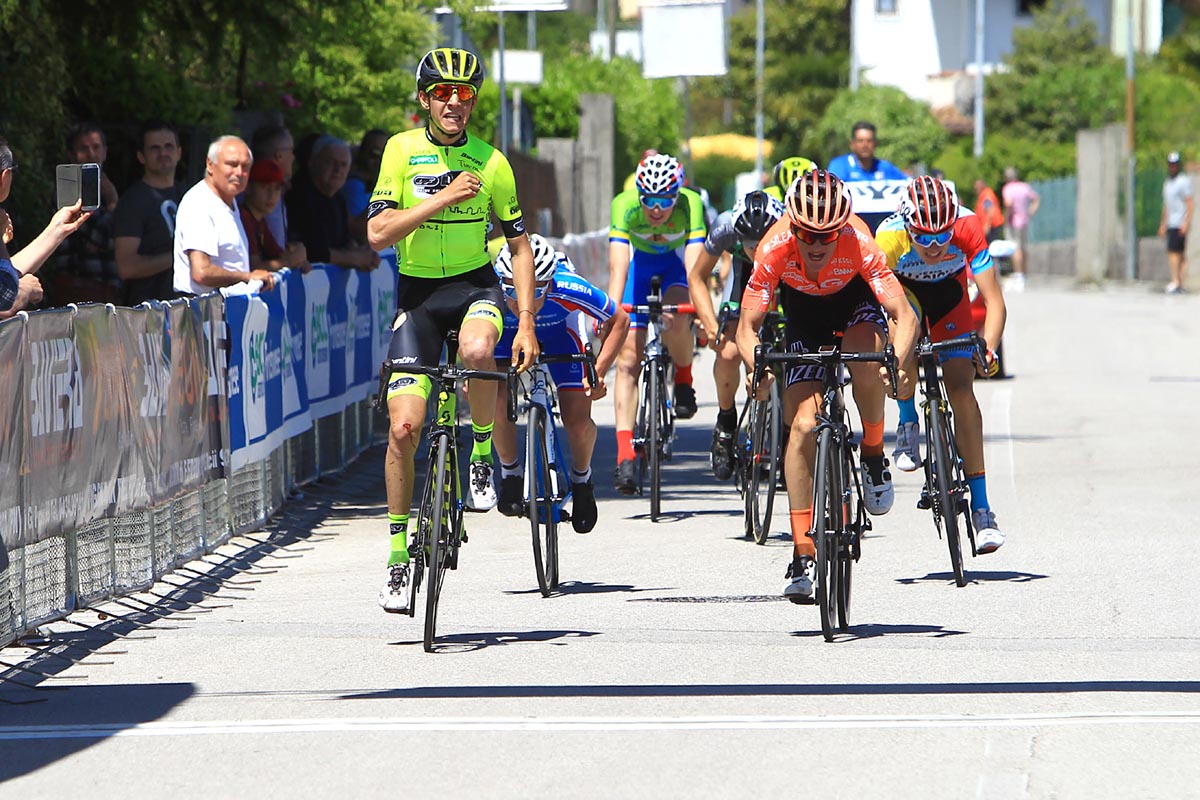 Andrea Piccolo vince la la seconda tappa del Giro del Friuli Juniores (foto Bolgan)