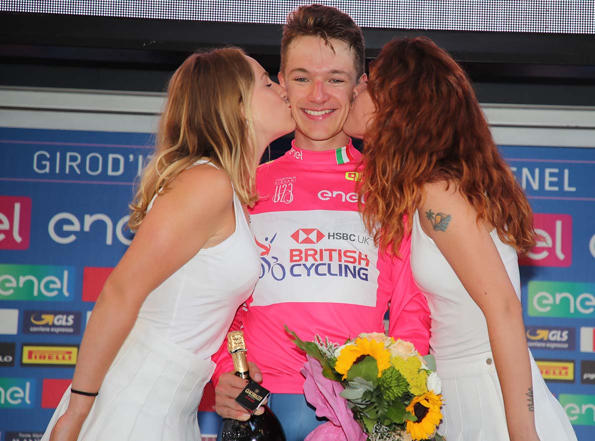 Ethan Hayter prima maglia rosa del Giro d'Italia U23 2019 (foto Isolapress)