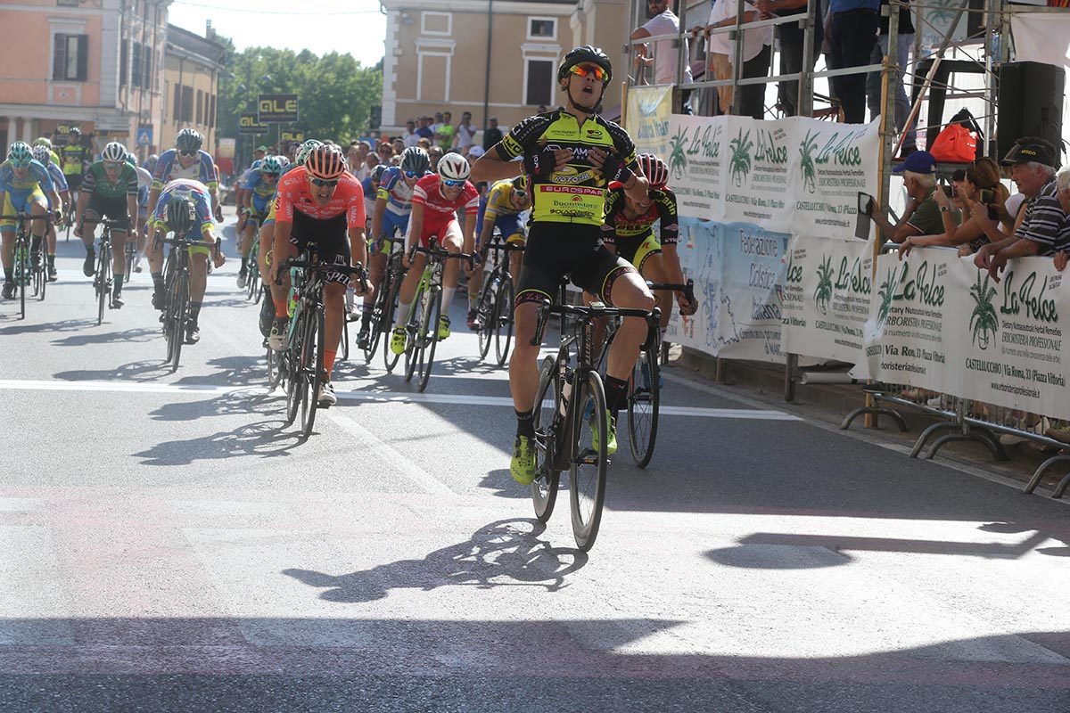 Edoardo Zambanini vince a Castellucchio (foto Soncini)