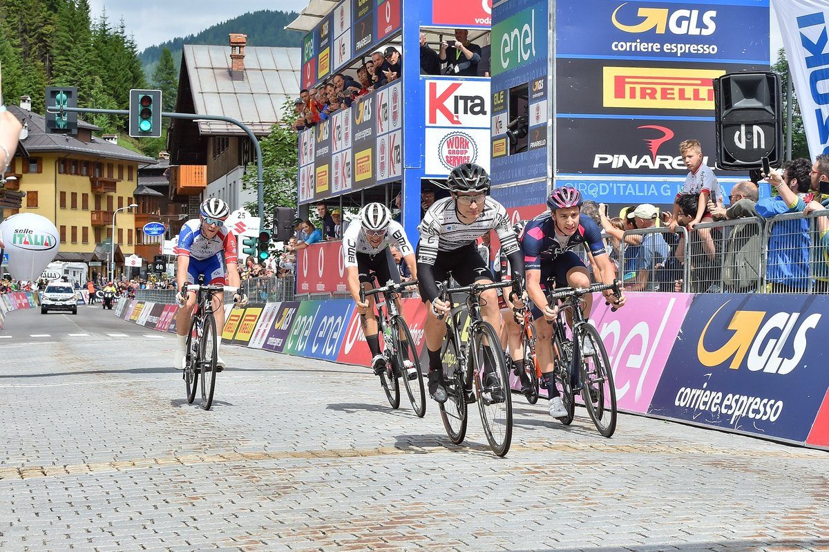 Nicola Venchiarutti vince a Falcade l'ottava tappa del Giro d'Italia U23 (foto Isolapress)
