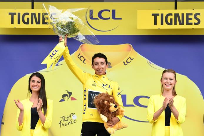 Egan Bernal nuova maglia gialla al Tour de France