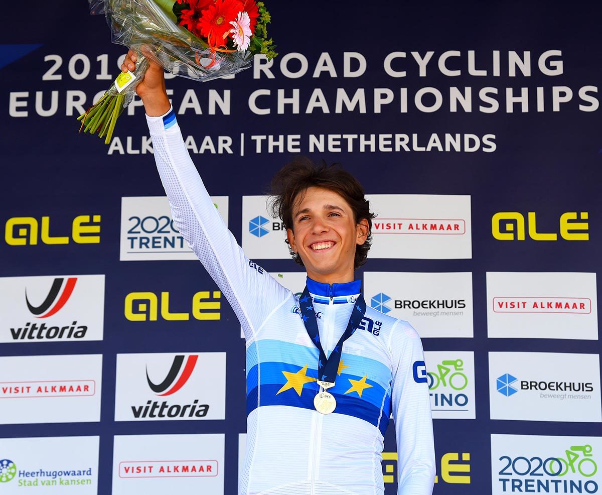 Andrea Piccolo vince il Il podio del Campionato Europeo a cronometro Juniores 2019 (foto Rodella)