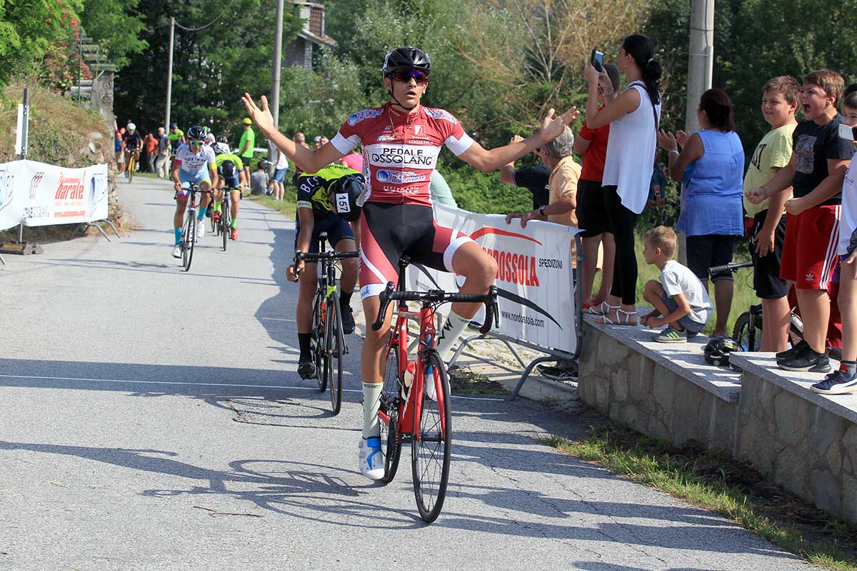 Christian Donatelli vince a Villadossola (foto Fabiano Ghilardi)