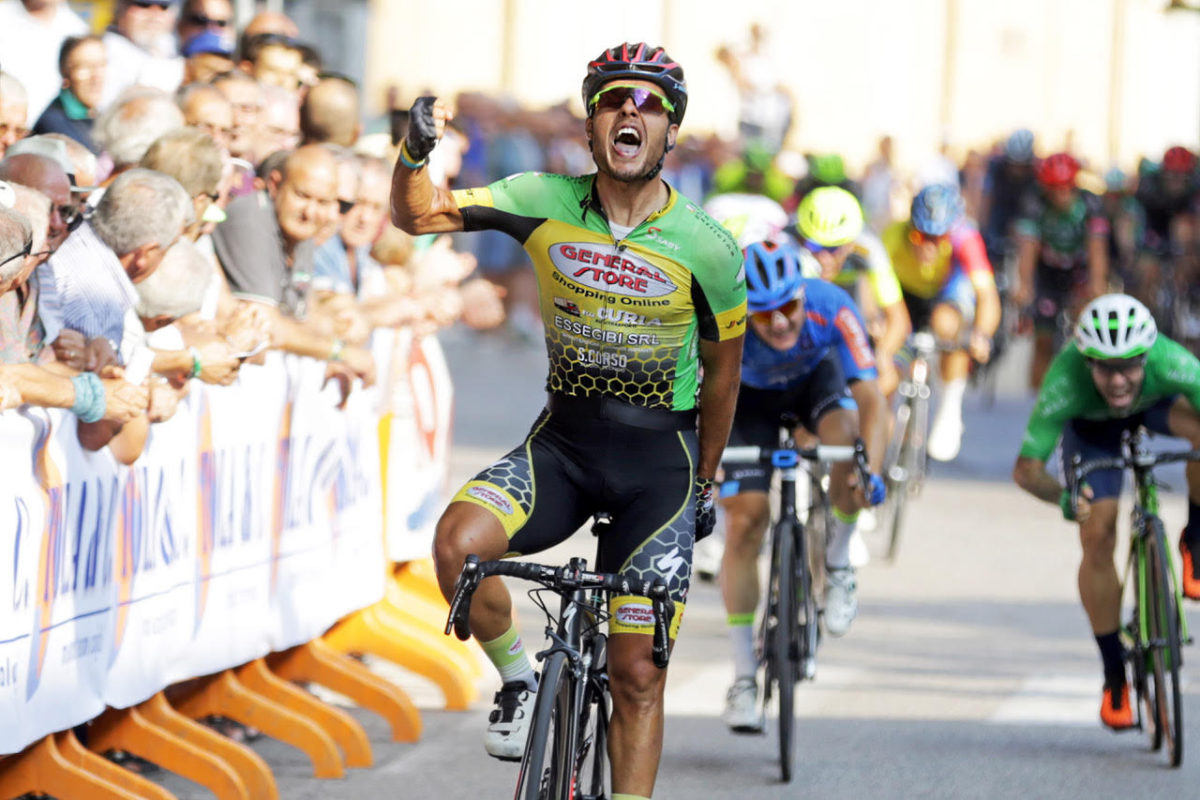 Francesco Di Felice vince a Sommacampagna (foto Scanferla)