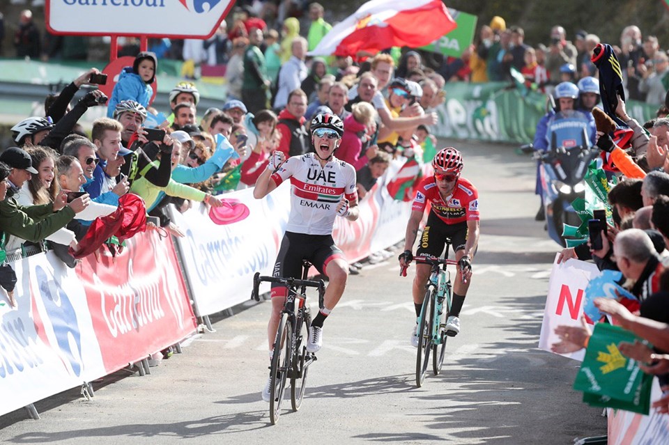 Tadej Pogacar vince la tredicesima tappa della Vuelta a Espana (foto Unipublic / Photogomez Sport)