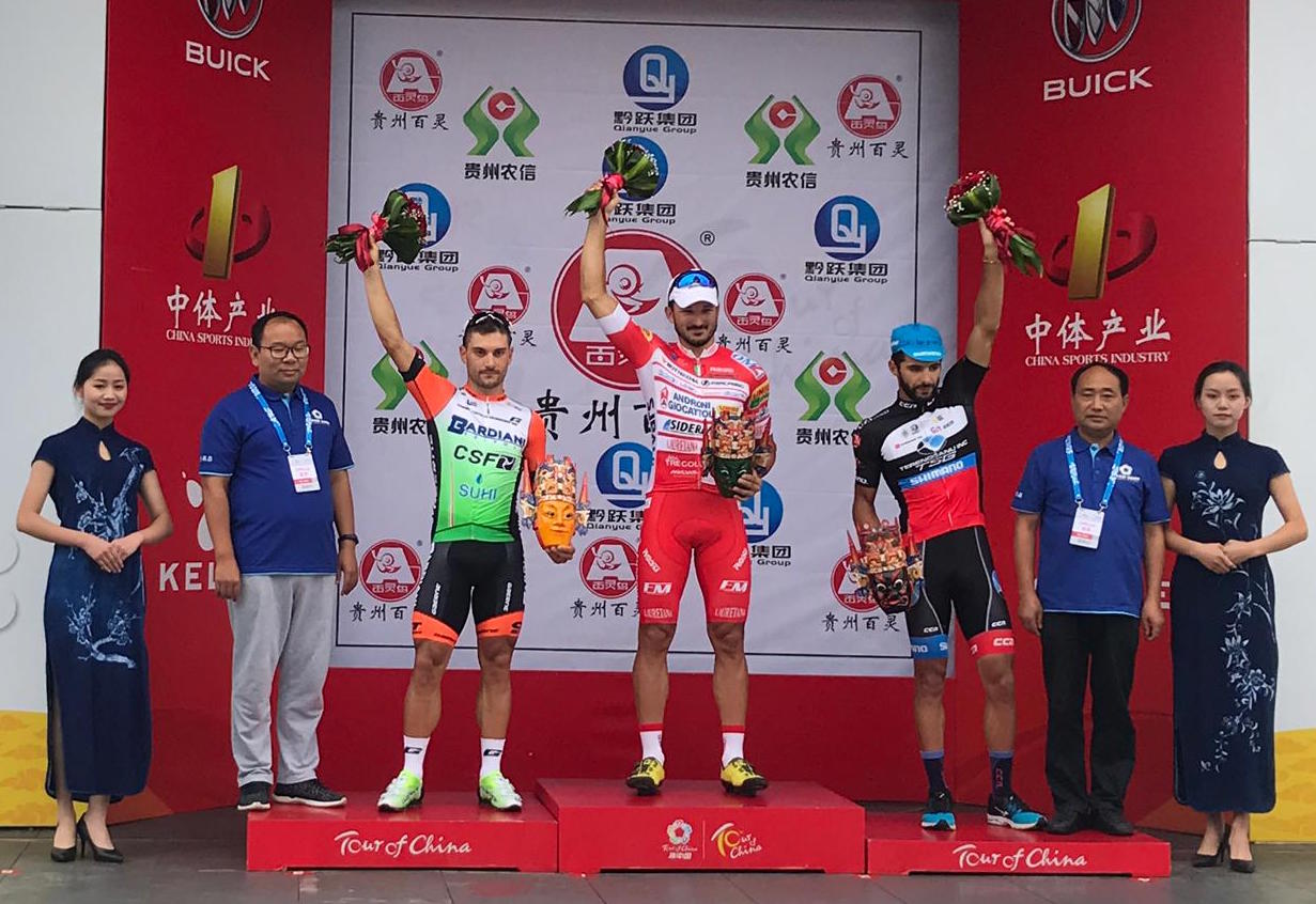 Il podio della seconda tappa del Tour of China II