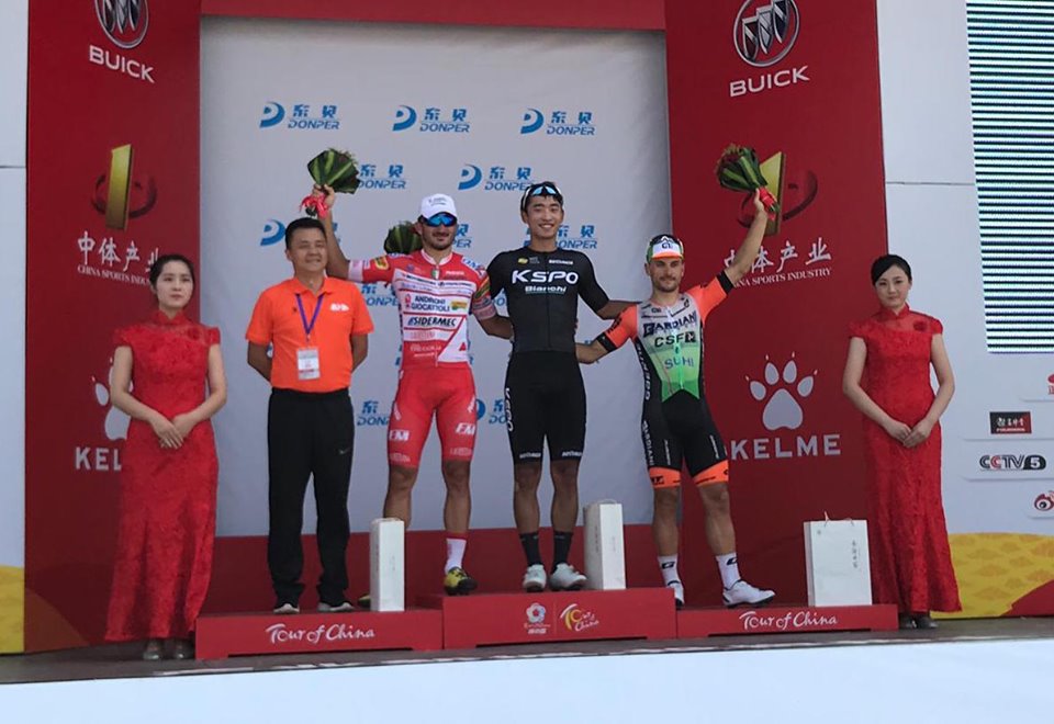 Il podio della terza tappa del Tour of China I