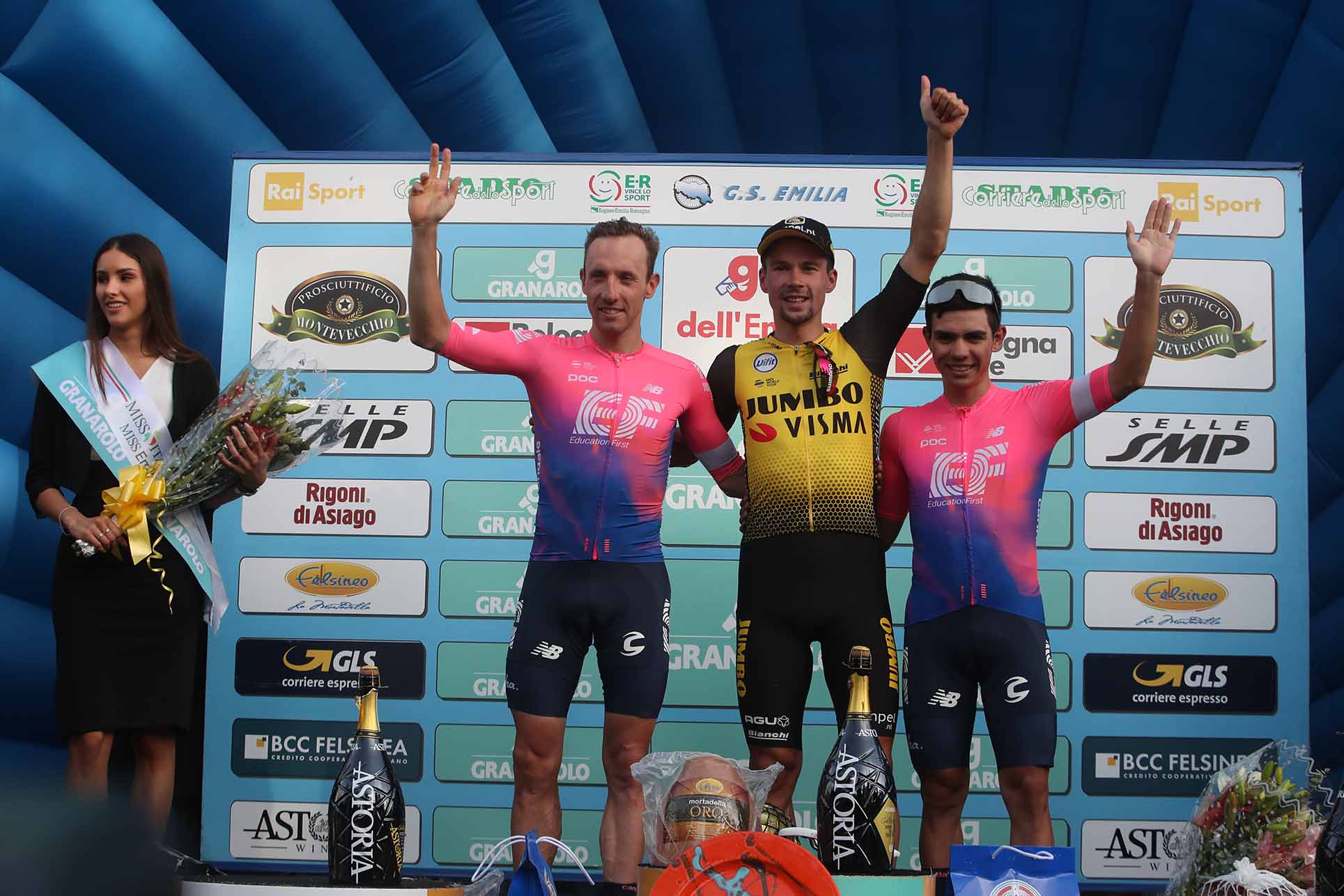 Il podio del Giro dell'Emilia 2019 (foto BettiniPhoto)