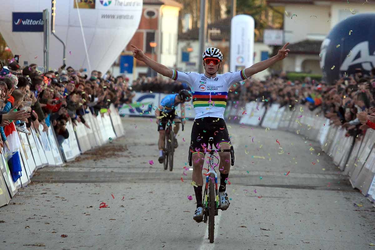 Mathieu van der Poel vince il Campionato Europeo Ciclocross a Silvelle (foto Fabiano Ghilardi)