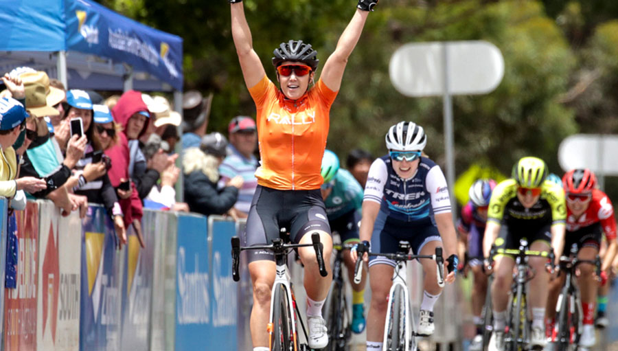 Chloe Hosking vince la prima tappa del Santos Women's Tour Down Under 2020