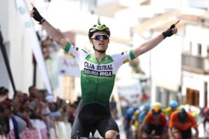 Gonzalo Serrano vince la seconda tappa della Vuelta a Andalucia 2020 (foto PhotoGomezSport)