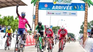 Biniam Girmay vince la sesta tappa di La Tropicale Amissa Bongo