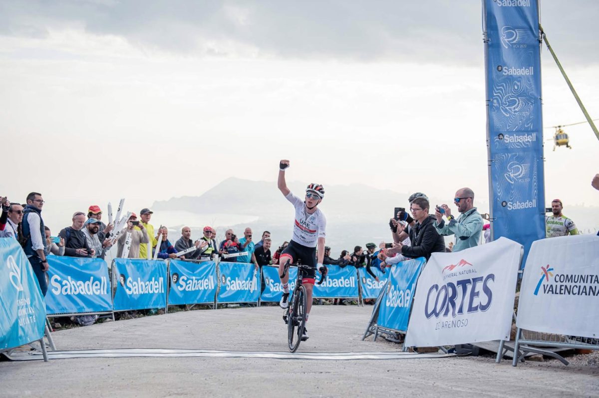 Tadej Pogacar vince la quarta tappa della Volta Valenciana