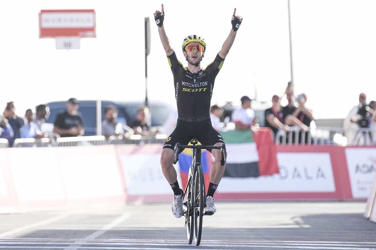Adam Yates vince la terza tappa dell'UAE Tour 2020 (foto LaPresse)