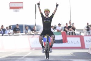 Adam Yates vince la terza tappa dell'UAE Tour 2020 (foto LaPresse)