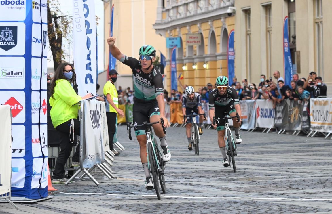 Pascal Ackermann vince l'ultima tappa del Sibiu Tour 2020 (foto BORA - hansgrohe / Focus Photos Agency)