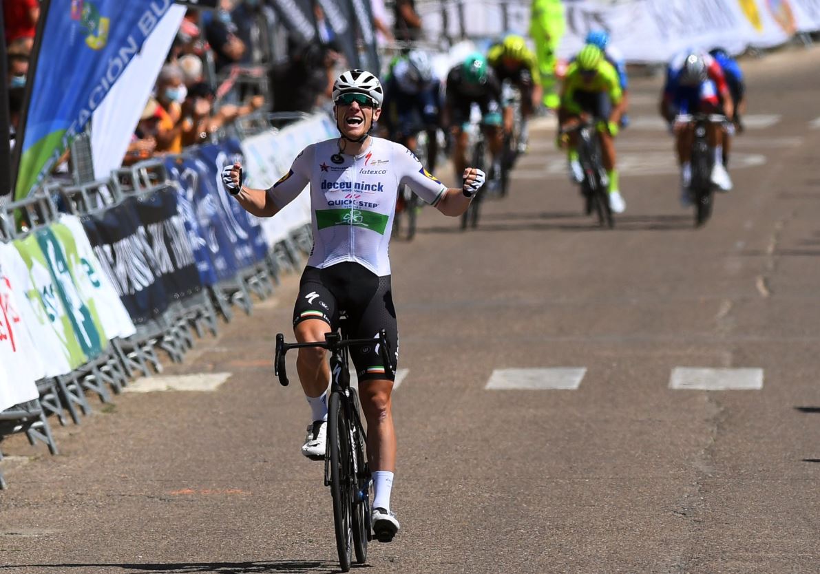 Sam Bennett vince la quarta tappa della Vuelta a Burgos 2020 (foto David Ramos/Getty Images)