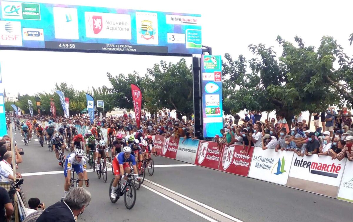 Arnaud Démare vince la prima tappa del Tour Poitou-Charentes en Nouvelle-Aquitaine 2020