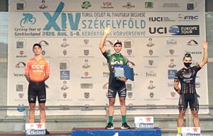 Davide Bauce sul gradino più alto del podio nell'ultima tappa del Tour of Szeklerland (foto Rodella)