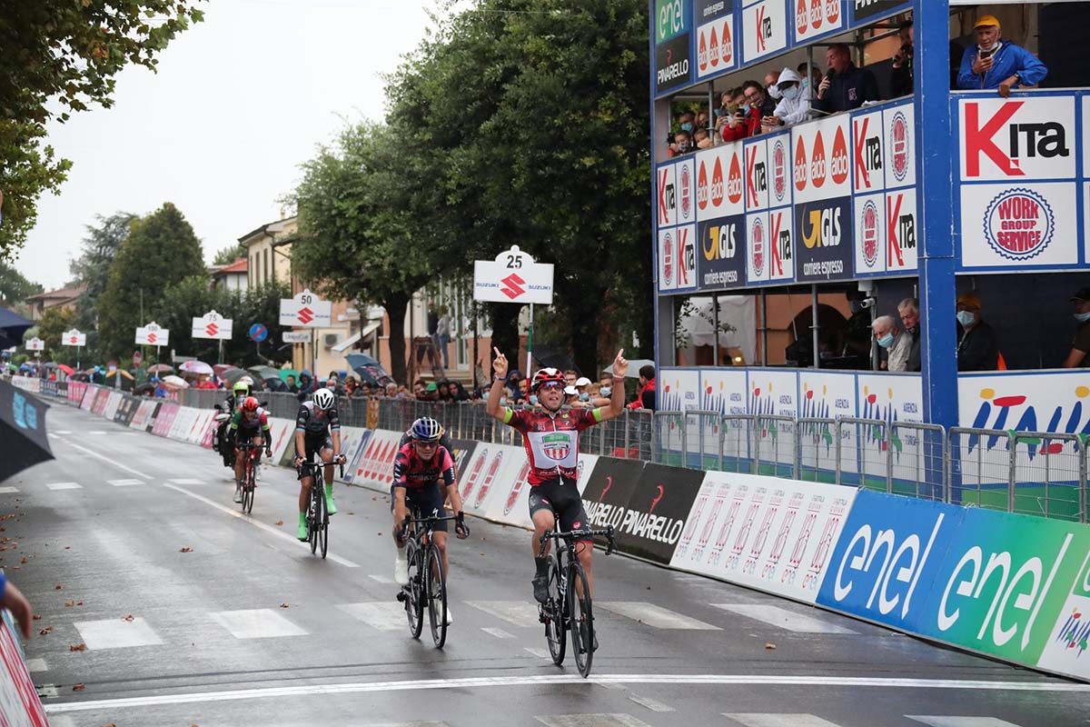 Luca Colnaghi vince la terza tappa del Giro d'Italia Under 23