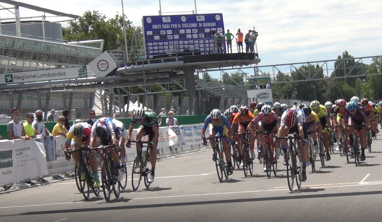 Milo Marcolli davanti al compagno Dario Igor Belletta nella gara Allievi all'Autodromo di Monza