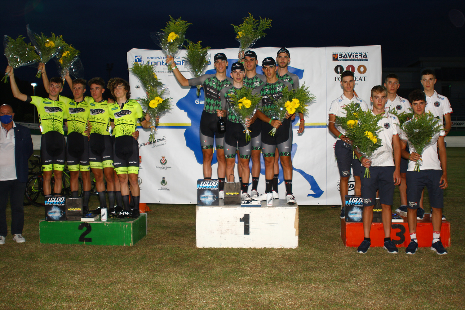 Il podio della prima tappa (cronosquadre) del Giro del Friuli Juniores 2020 (foto Bolgan)