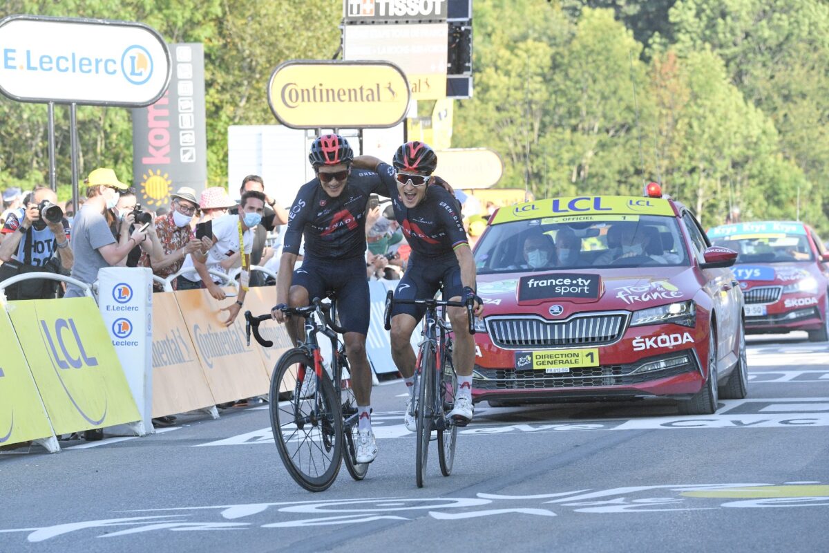 L'arrivo in parata di Kwiatkowski e Carapaz nella tappa 18 del Tour de France 2020 (foto Pressesports/Franck Faugère)