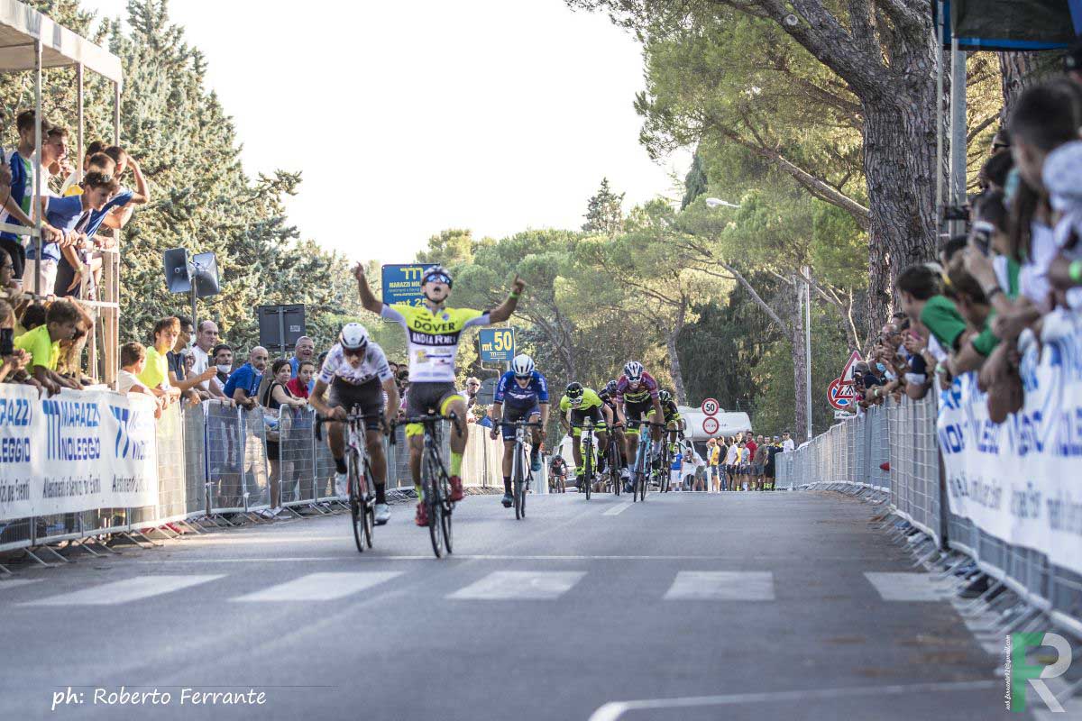 Tommaso Dati vince la gara Juniores di Castel del Monte