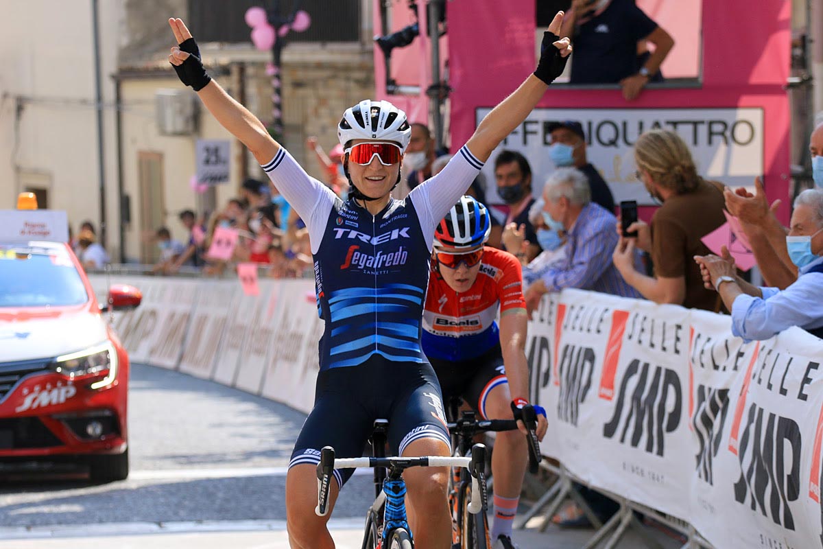 Elisa Longo Borghini vincitrice dell'ottava tappa del Giro Rosa 2020 (foto F. Ossola)