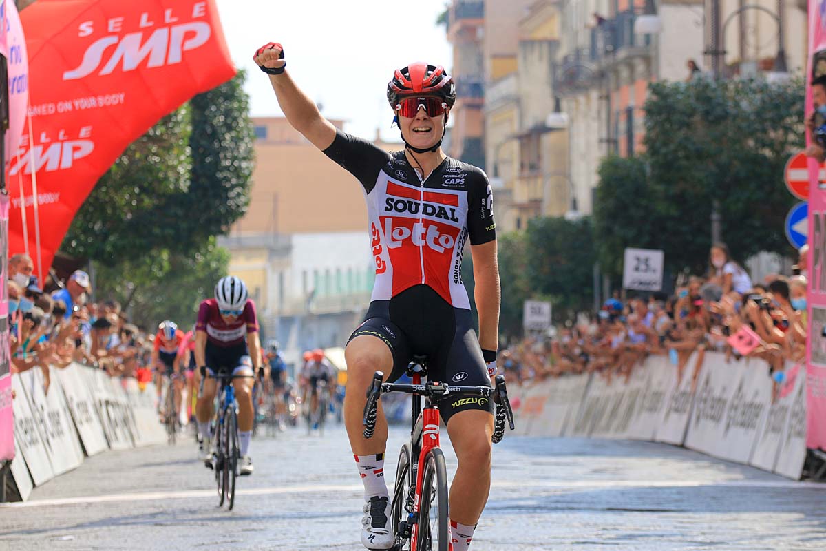 Lotte Kopecky vince la settima tappa del Giro Rosa
