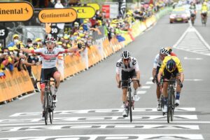 Tadej Pogacar vince la nona tappa del Tour de France 2020 (foto A.S.O./Alex Broadway)