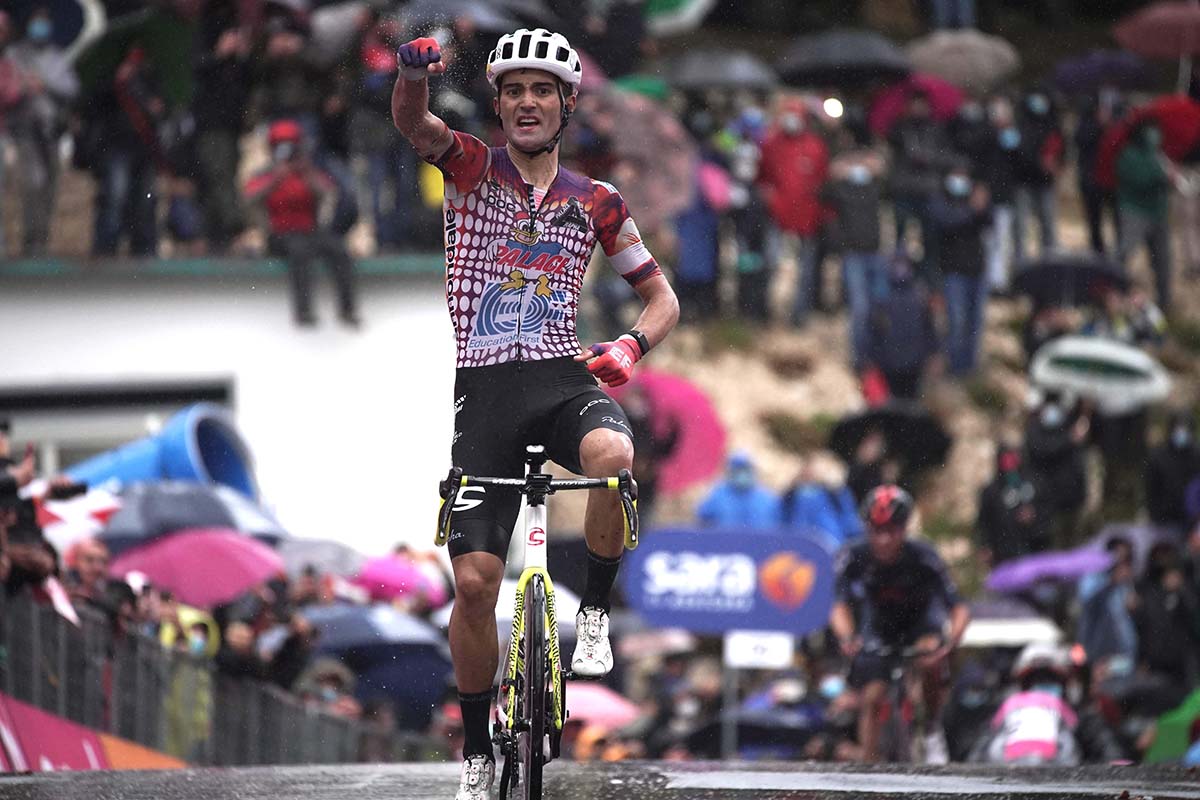 Ruben Guerreiro vince la nona tappa del Giro d'Italia 2020 (foto LaPresse)