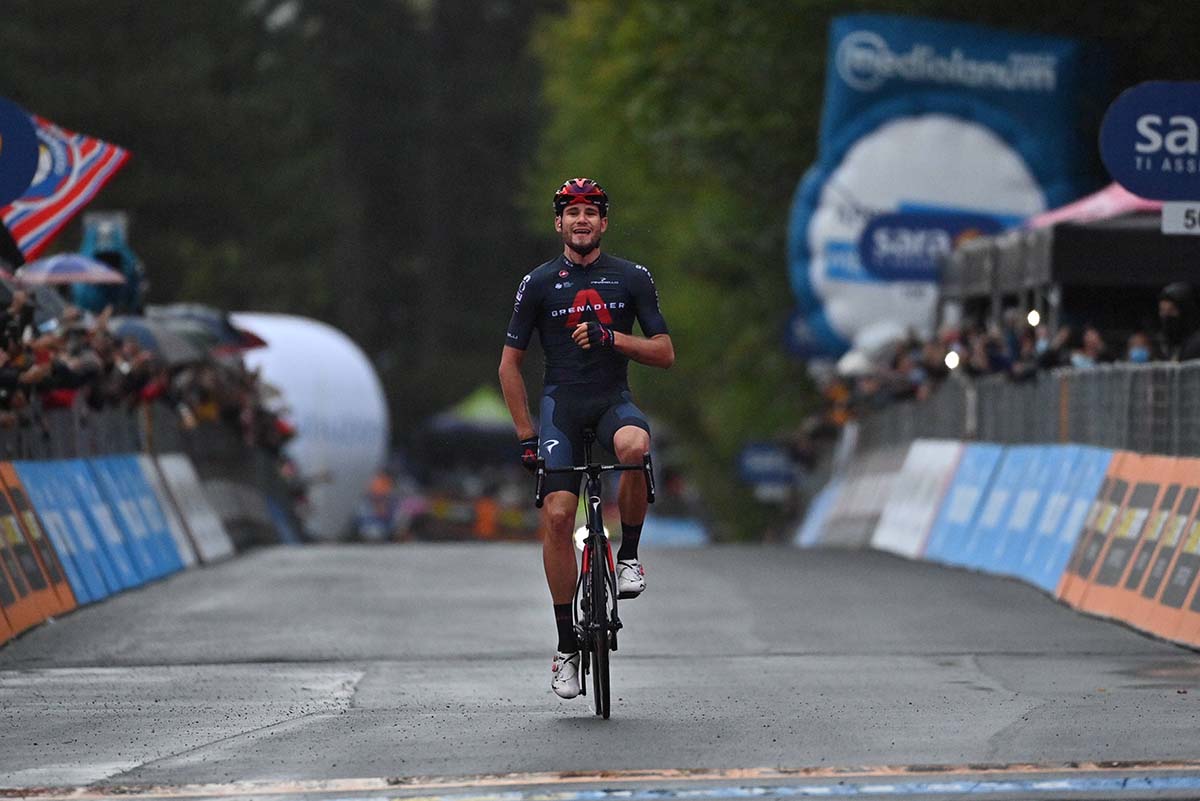 Filippo Ganna vince la quinta tappa del Giro d'Italia 2020 (foto LaPresse)