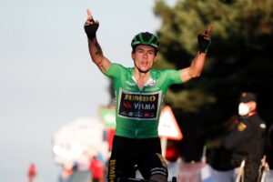 Primoz Roglic vince l'ottava tappa della Vuelta a Espana 2020 (foto Photo Gomez Sport)