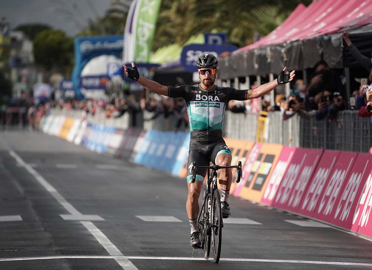 Peter Sagan vince la decima tappa del Giro d'Italia 2020 (foto LaPresse)