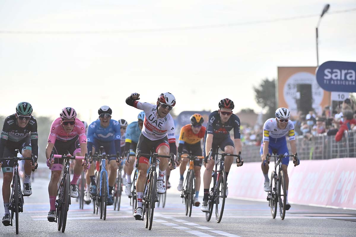 Diego Ulissi vince la tappa 13 del Giro d'Italia 2020 a Monselice (foto LaPresse)