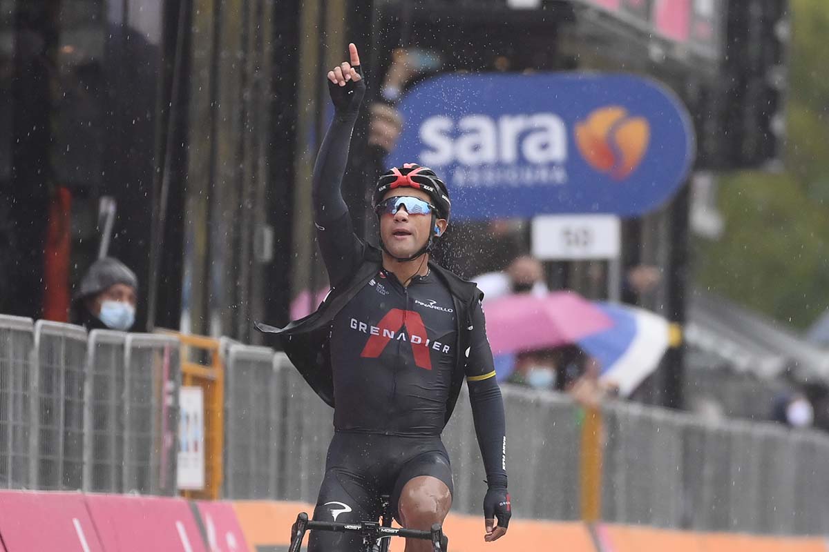 Jhonatan Narváez vince a Cesenatico la tappa 12 del Giro d'Italia 2020 (foto LaPresse)