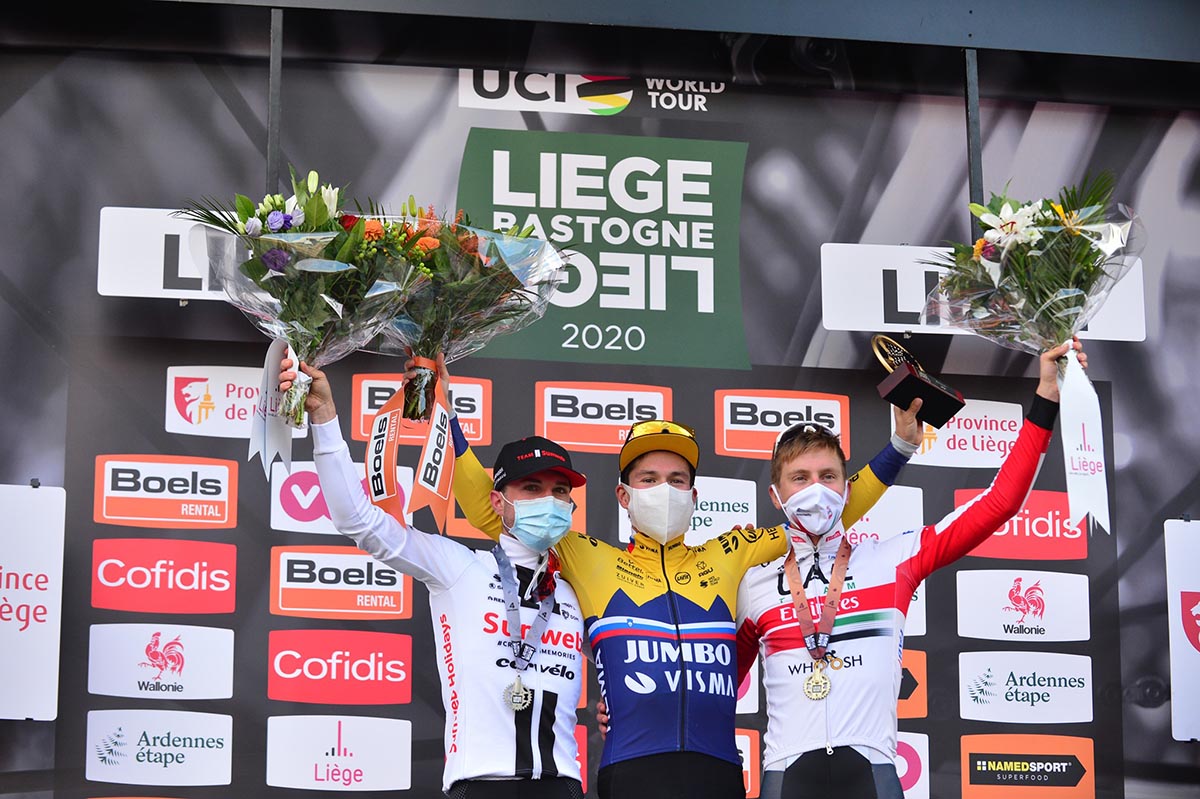 Il podio della Liegi-Bastogne-Liegi 2020 vinta da Primoz Roglic (foto ASO / G. Demoventi)