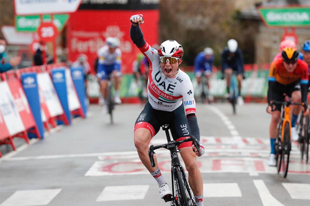 Jasper Philipsen vince la tappa 15 della Vuelta a Espana (foto Unipublic - Photogomez Sport)